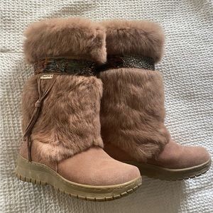 Bearpaw Kola fur boot size 8 color brown